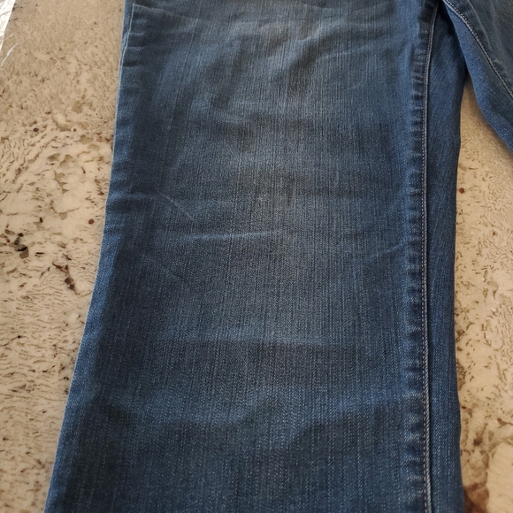 Two by Vince Camuto Jeans - Picture 14 of 17